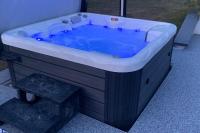 Plán poschodí v ubytovaní Chalet 2 personnes avec jacuzzi et piscine saisonnière partagée