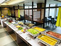 旅館の敷地内または近くでの食事または食べ物