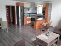 Plán poschodí v ubytovaní Vila Danmar - rent whole vila or upper floor apartment