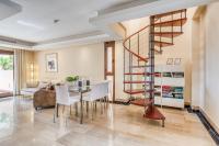 A seating area at Hanami Bahia de la Plata Penthouse BDLP10A2A