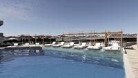 Bazén v ubytování Summer Beach Hotel nebo v jeho okolí