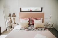 Postel nebo postele na pokoji v ubytování Suites House Denia
