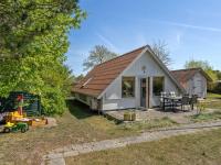 Zahrada ubytování Holiday Home Marita - 225m from the sea by Interhome