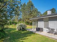 Zahrada ubytování Holiday Home Torhild - 150m from the sea by Interhome
