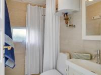 Koupelna v ubytování Holiday Home Pellervo - 20m from the sea by Interhome