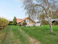 Zahrada ubytování Holiday Home Hjalmine - 250m from the sea by Interhome