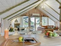 Posezení v ubytování Holiday Home Hjalmine - 250m from the sea by Interhome
