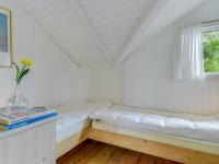 Postel nebo postele na pokoji v ubytování Holiday Home Hjalmine - 250m from the sea by Interhome
