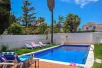 Bazén v ubytování Nerja Paradise Rentals - Villa Flamingo nebo v jeho okolí