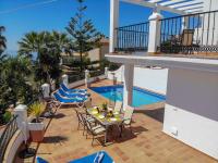 Bazén v ubytování Nerja Paradise Rentals - Villa El Paraiso nebo v jeho okolí