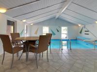 Bazén v ubytování Holiday Home Sirka - 200m from the sea by Interhome nebo v jeho okolí