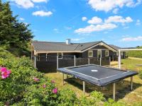 Stolní tenis v ubytování Holiday Home Sirka - 200m from the sea by Interhome nebo okolí