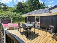 Patio nebo venkovní prostory v ubytování Holiday Home Sirka - 200m from the sea by Interhome