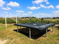 Stolní tenis v ubytování Holiday Home Sirka - 200m from the sea by Interhome nebo okolí