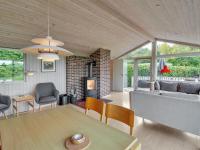 Posezení v ubytování Holiday Home Ludewiga - 350m from the sea by Interhome