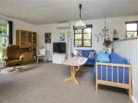 Posezení v ubytování Holiday Home Gunhil - 200m from the sea by Interhome