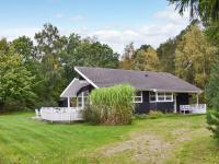 Zahrada ubytování Holiday Home Petri - 500m from the sea by Interhome
