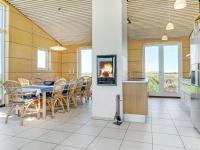 Kuchyň nebo kuchyňský kout v ubytování Holiday Home Tinea - 50m from the sea by Interhome