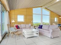 Posezení v ubytování Holiday Home Tinea - 50m from the sea by Interhome