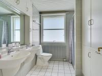 Koupelna v ubytování Holiday Home Ingwelde - 5km from the sea by Interhome