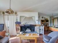 Część wypoczynkowa w obiekcie Holiday Home Le Mas de la Poterie by Interhome