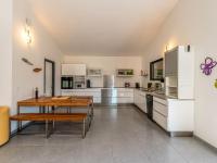 Kuchyňa alebo kuchynka v ubytovaní Villa Villa Fautea by Interhome