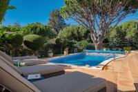 Bazén v ubytování Villa Anna - Vale de Lobo nebo v jeho okolí