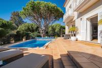 Bazén v ubytování Villa Anna - Vale de Lobo nebo v jeho okolí