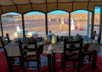 Εστιατόριο ή άλλο μέρος για φαγητό στο Sahara Dunes Camp