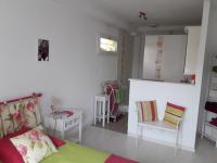 Posedenie v ubytovaní Chambre d'hôte avec piscine couverte