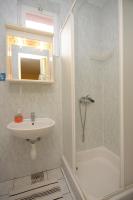Kúpeľňa v ubytovaní Apartments and rooms with parking space Mali Losinj (Losinj) - 2495