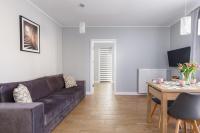 Posedenie v ubytovaní Apartment with Parking 500 m from The Sea by Noclegi Renters