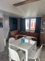 Plan piętra w obiekcie Mobile home 6-8 personnes camping la Carabasse à VIAS
