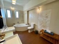 Kúpeľňa v ubytovaní Apollon Paian , Luxury Nature Relax