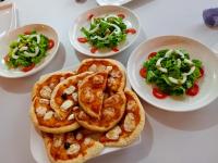 ホテルの敷地内または近くでの食事または食べ物