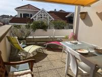 Balkon lub taras w obiekcie Appartement T3 centre Arcachon avec terrasse, parking et ménage inclus - FR-1-374-206