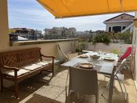 Balkon lub taras w obiekcie Appartement T3 centre Arcachon avec terrasse, parking et ménage inclus - FR-1-374-206