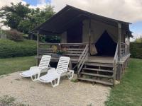 Vonkajšia záhrada v ubytovaní Camping les Portes du Perche