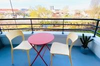 Uma varanda ou terra&ccedil;o em Cosy 39m with terrace in Aubervilliers