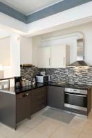 A kitchen or kitchenette at Mirabella spacious studio