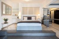 A bed or beds in a room at Mirabella spacious studio