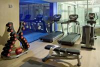 Fitness centrum a/nebo fitness zařízení v ubytování The Level at Melia Barcelona Sky