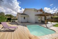 Basen w obiekcie La Perlière - Avec piscine proche du golf lub w pobliżu