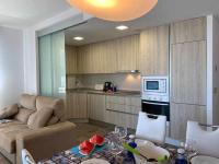 Kuchyňa alebo kuchynka v ubytovaní Apartamento de lujo en primera linea de playa