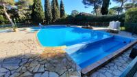 Basen w obiekcie Mediterranee Paradise lub w pobliżu
