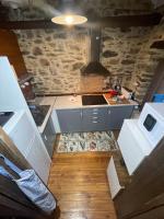 Kuchyňa alebo kuchynka v ubytovaní Apartamento Felicitas en La Casa de Cobos, Ribeira Sacra