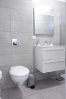 Łazienka w obiekcie N7 Maison T2 climatisé avec jacuzzi privé