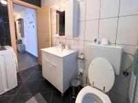 A bathroom at Apartment Tuba