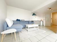 Posedenie v ubytovaní 3P climatisé avec parking, piscine, proche plage et commerces à Sète - FR-1-338-497