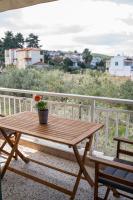 Balkón alebo terasa v ubytovaní Laonikos apartment Polychrono Villas beach bar